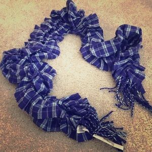 Plaid, Purple scarf. NWT